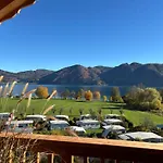 Sunset Am Attersee アパート ヌスドルフ・アム・アターゼー